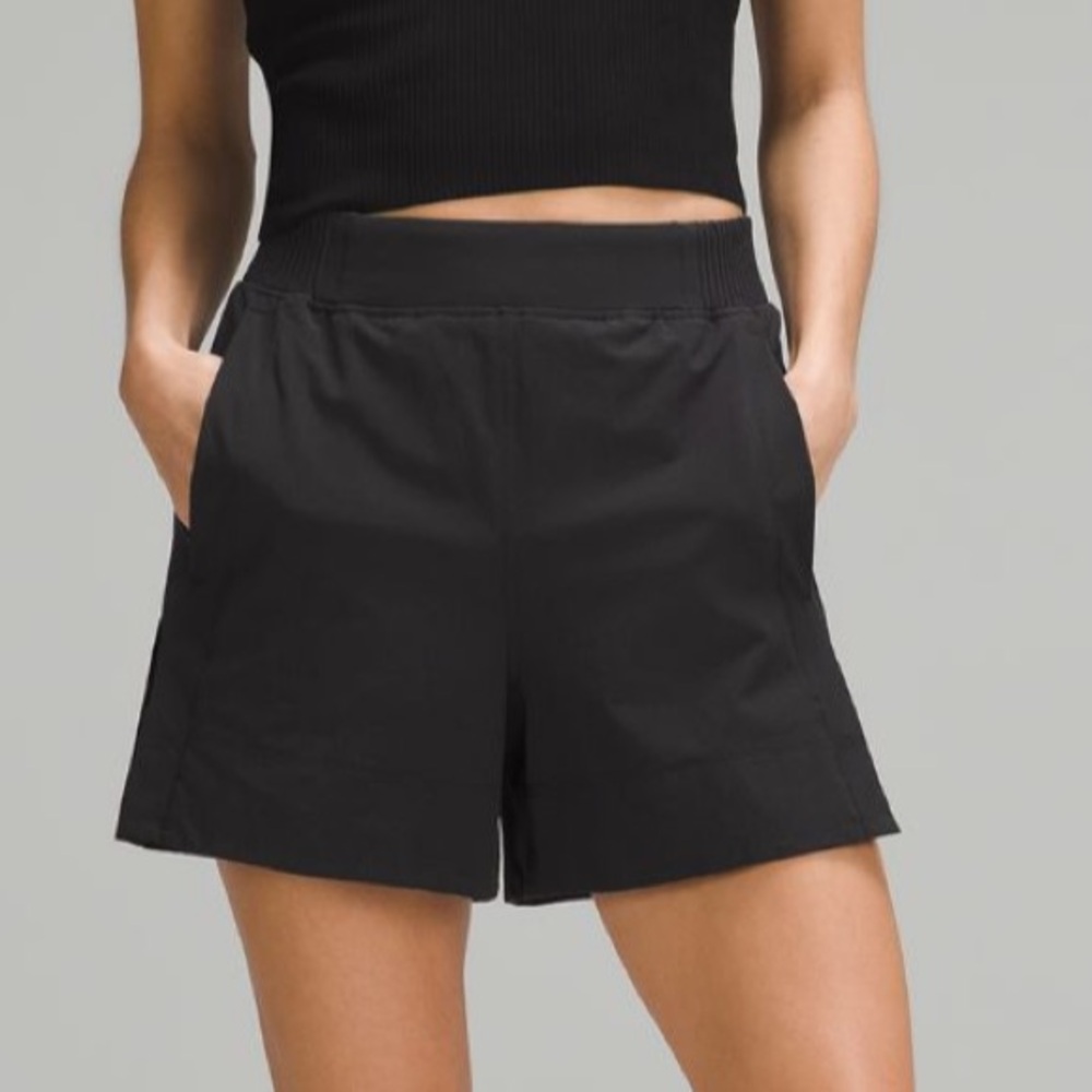 Lululemon Stretch Woven Relaxed-Fit High-Rise Short 4" Medium